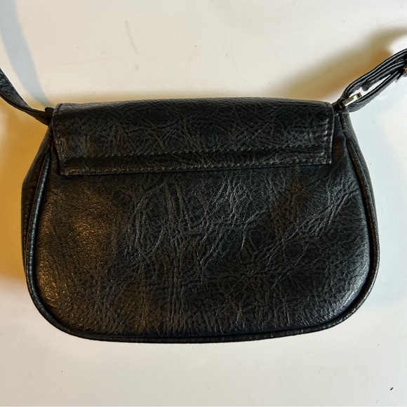 Kenneth Cole Reaction | Wooster Street Flap | Crossbody Purse | Black - Picture 4 of 12